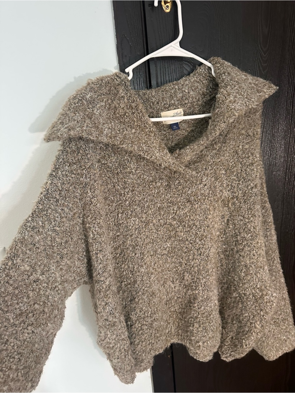 Universal Threads Cropped Sweater